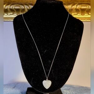 💠🩶Faceted Crystal & Silver Heart Pendant on 20" Necklace